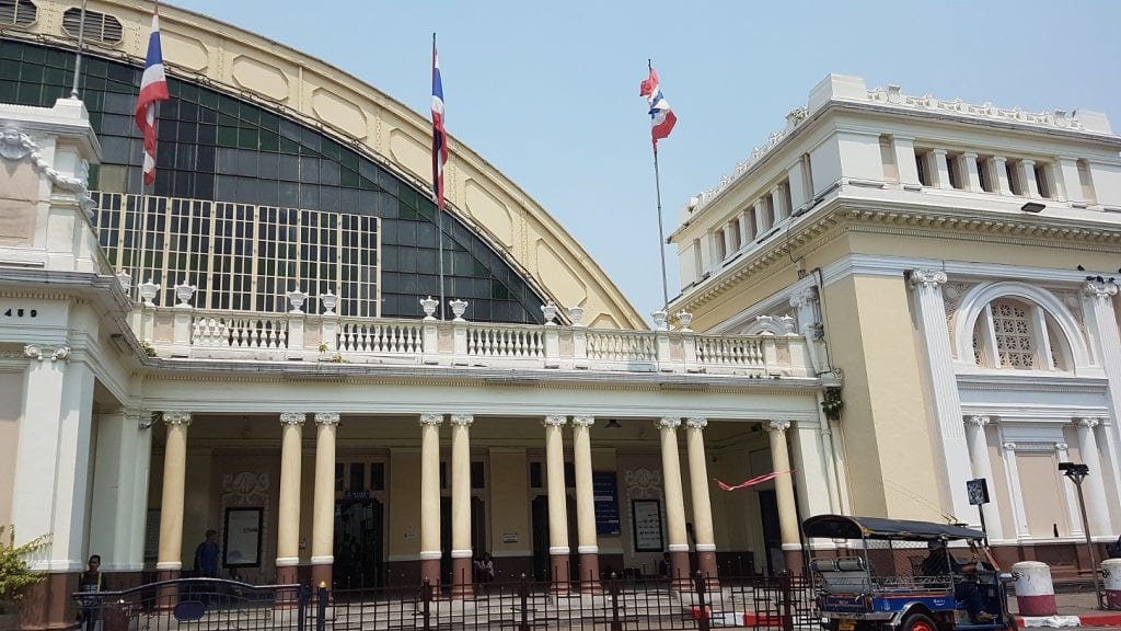 Tailandia y su gobierno:  Monarquia constitucional bajo un sistema democrático parlamentario