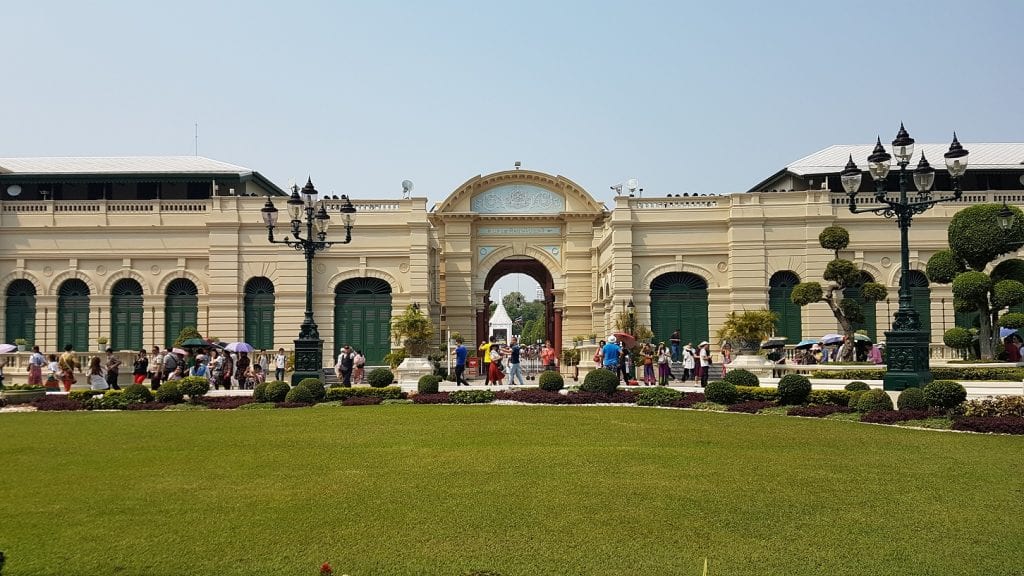 Patio Central y Zona de Recepción (Chakri Maha Prasat Hall)