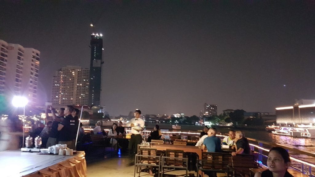 Crucero con cena por el Río Chao Phraya 