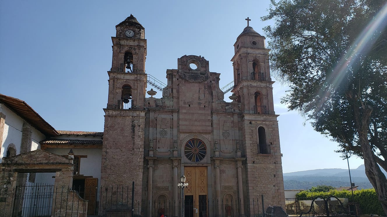 Templo de Santa María Ahuacatlán… y su milagroso Cristo Negro