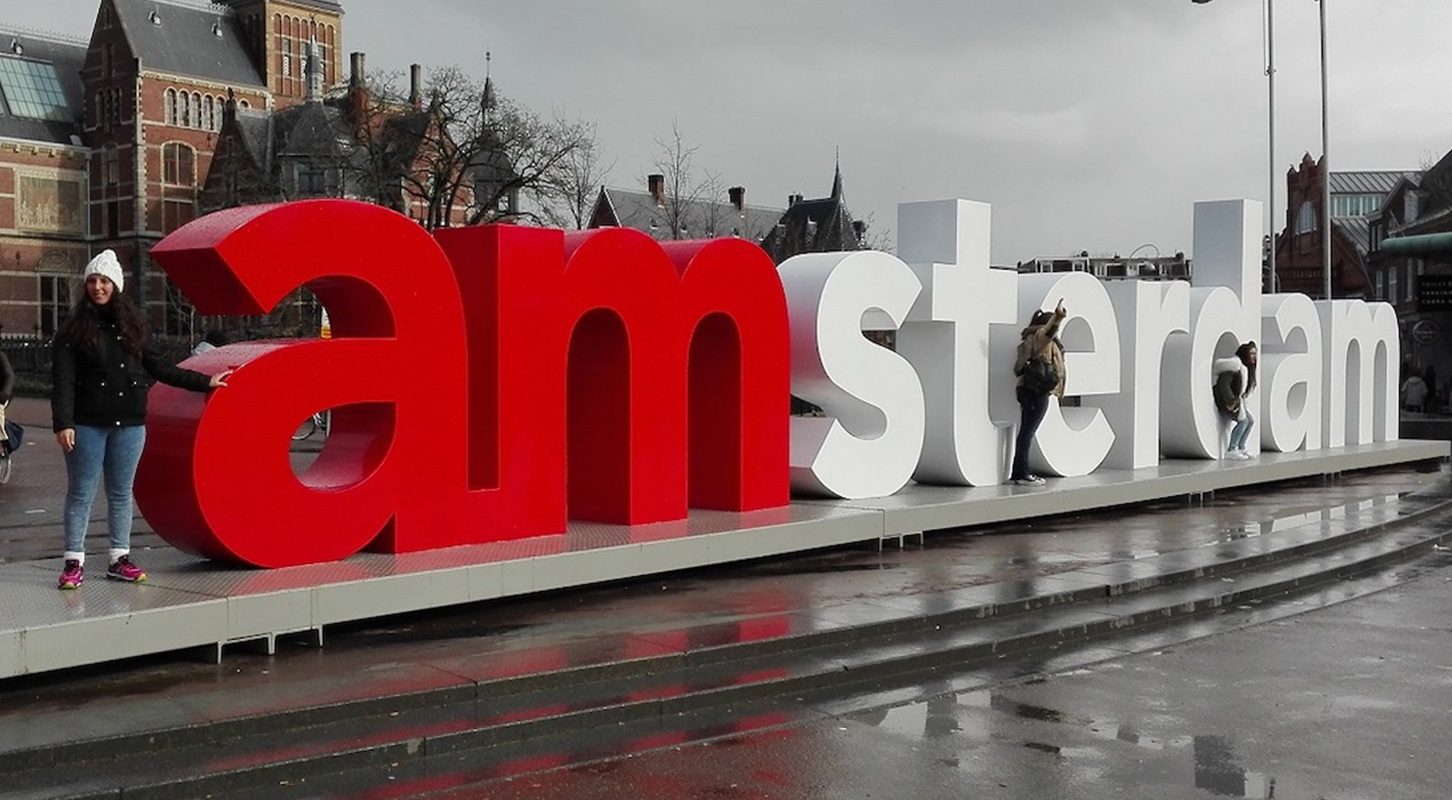 Iamsterdam… la clásica selfie en las letras más icónicas
