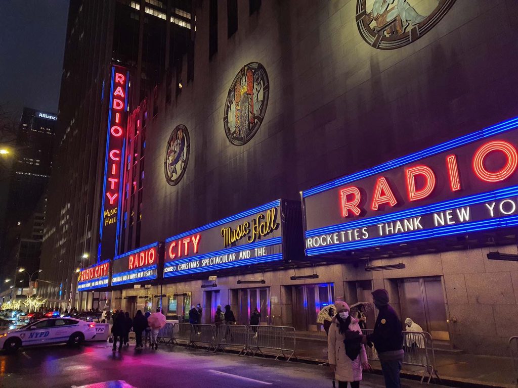 Times Square… sus luces de neón y sus enormes espectaculares
