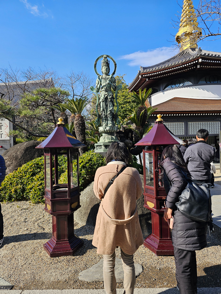 Templo Isshinji… más allá de sus estatuas de Buda