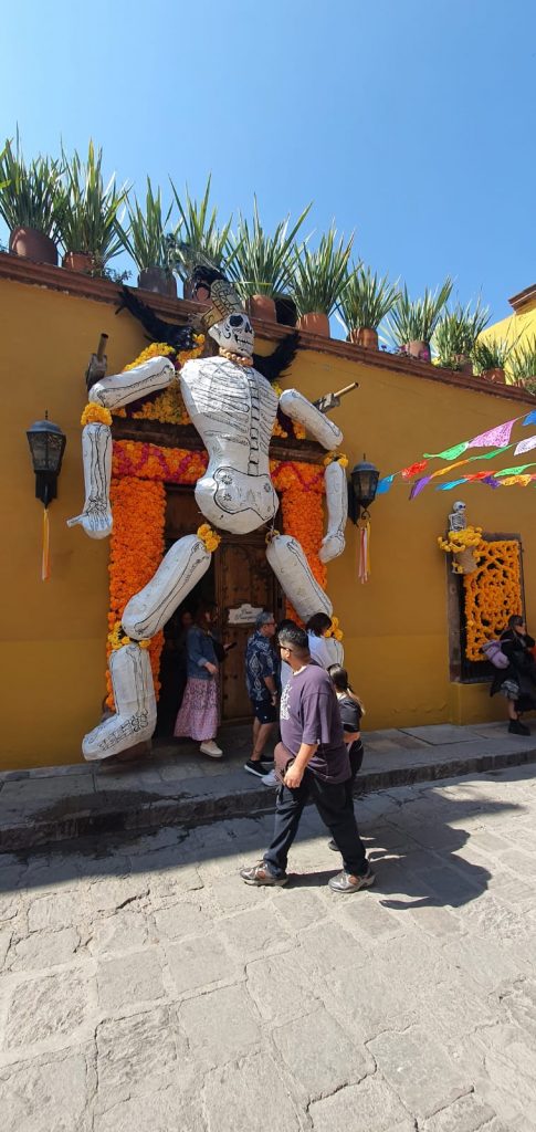 Día de Muertos… celebración del Día de todos los Santos