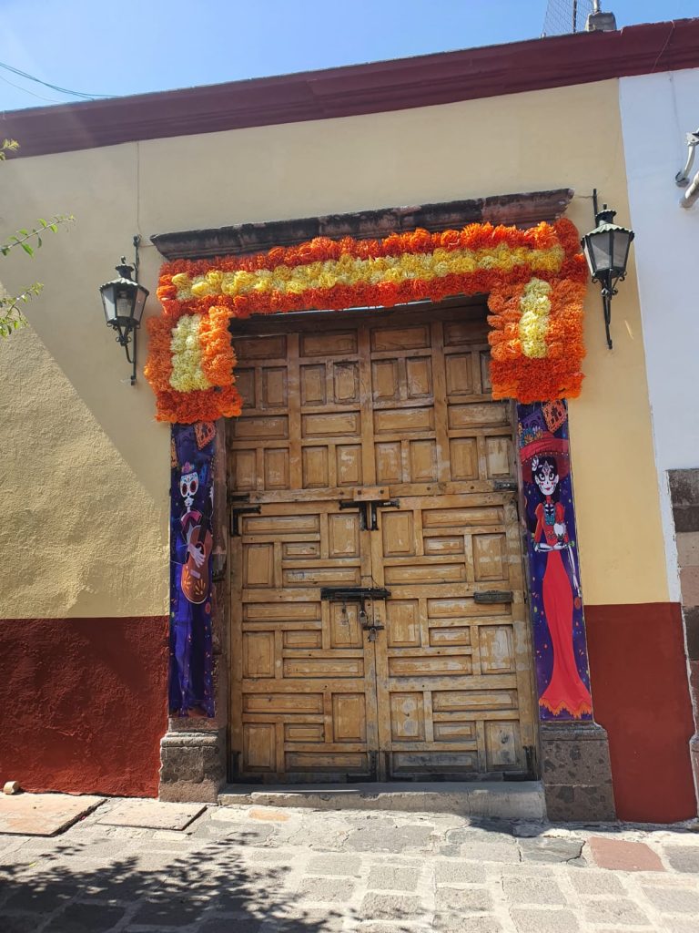 Día de Muertos… celebración del Día de todos los Santos