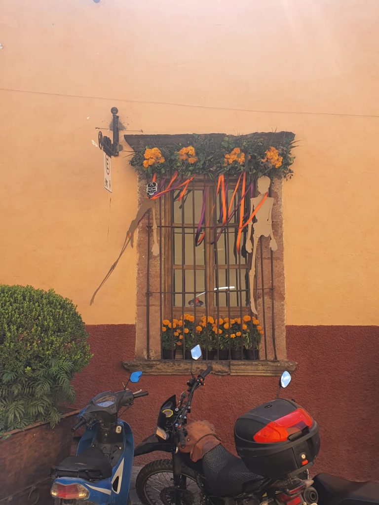 Día de Muertos… celebración del Día de todos los Santos