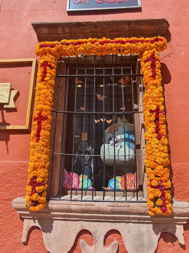 Día de Muertos… celebración del Día de todos los Santos