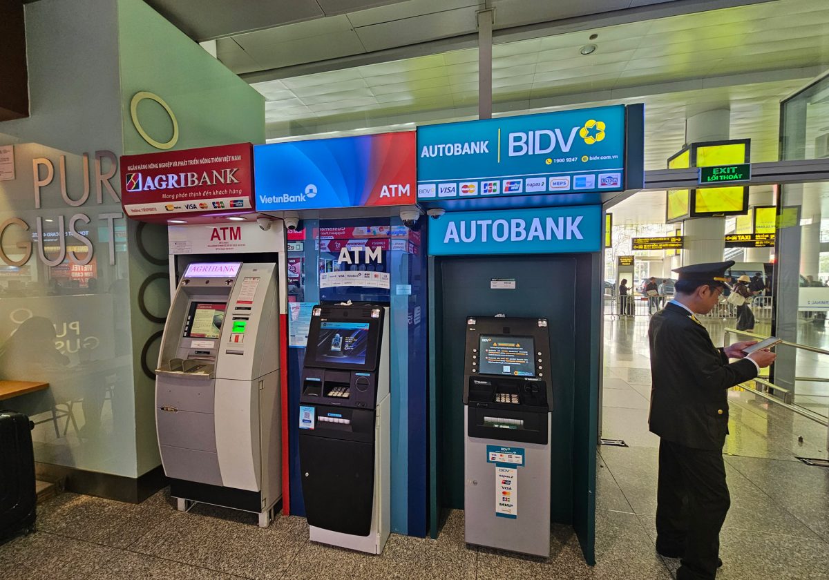 Visado y Moneda Vietnamita