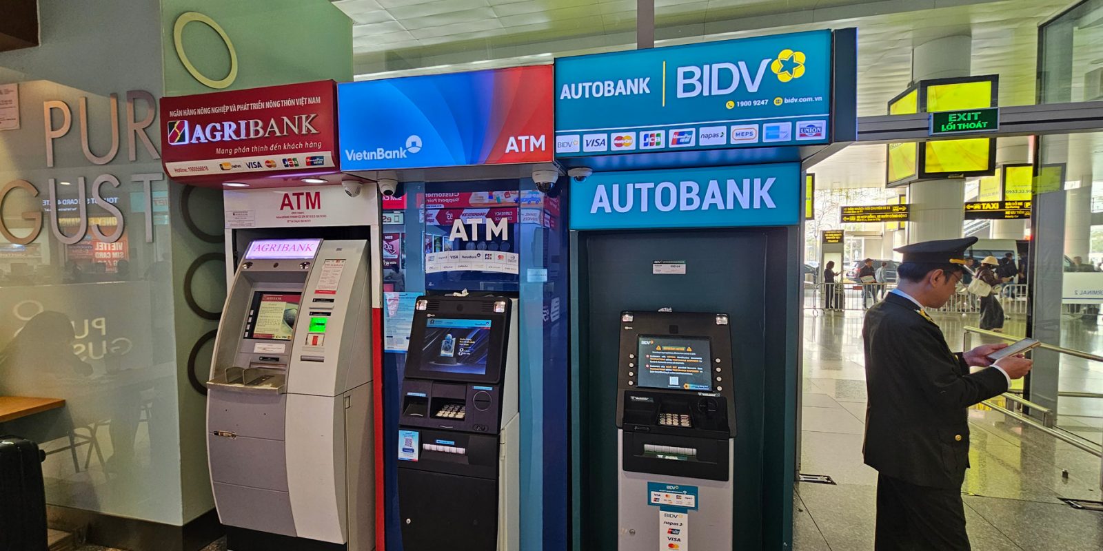 Visado y Moneda Vietnamita