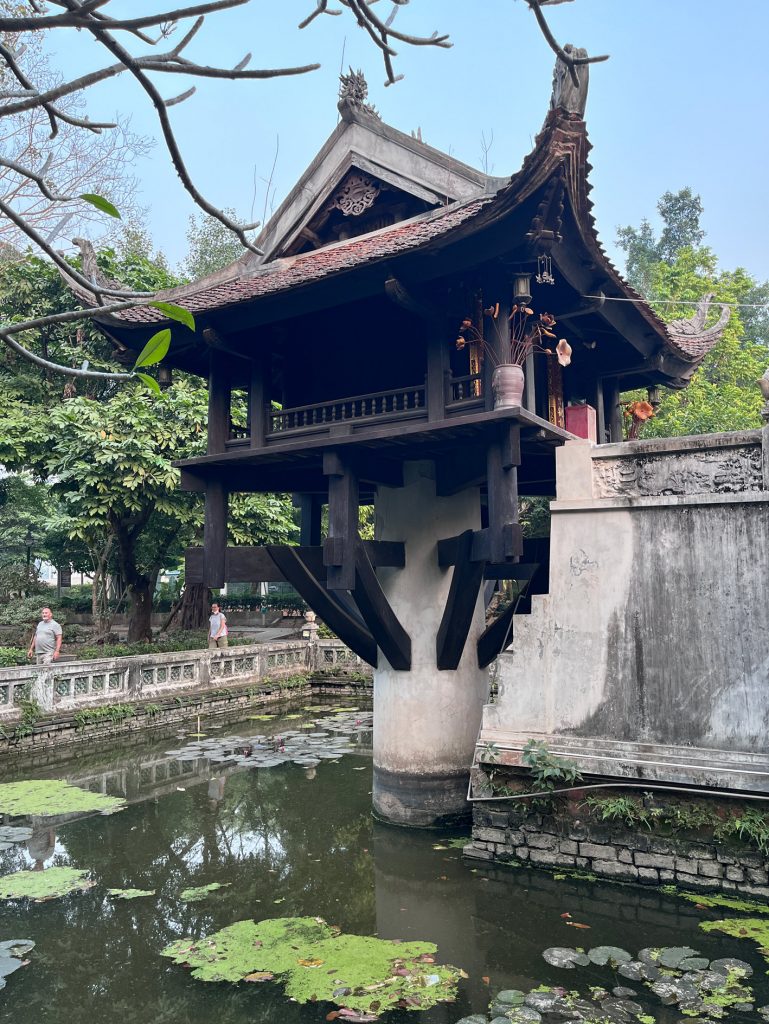 Chua Mot Cot… La Pagoda del Pilar Único