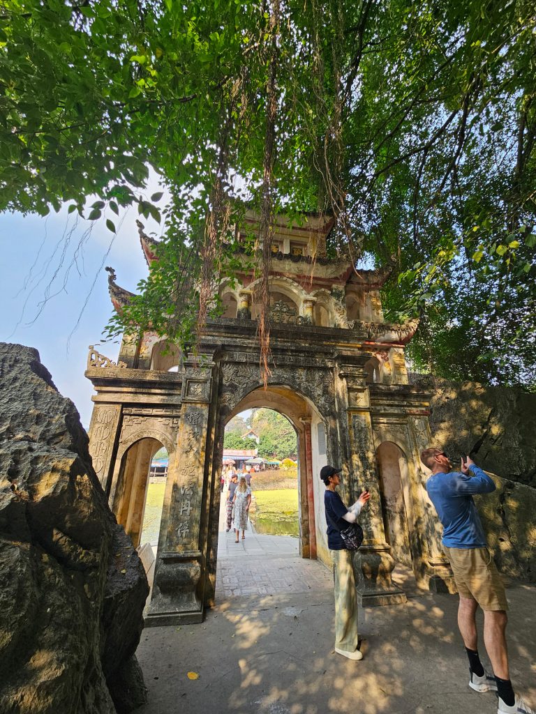 Bich Dong Pagoda… la Cueva Esmeralda