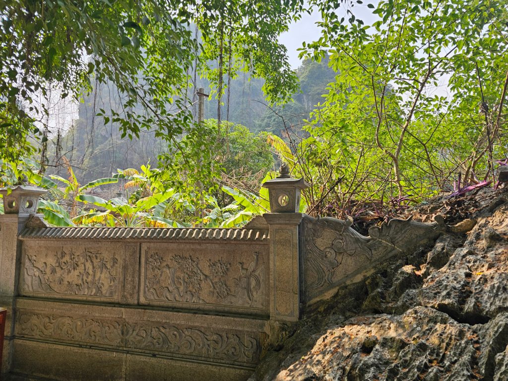 Bich Dong Pagoda… la Cueva Esmeralda