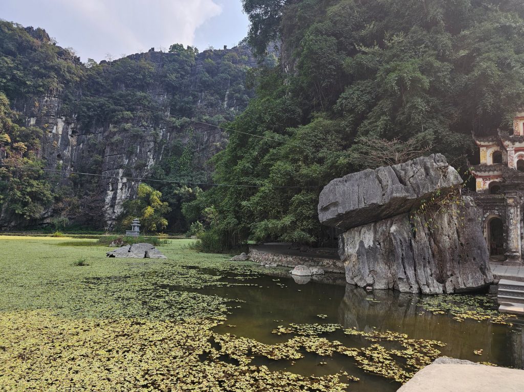 Bich Dong Pagoda… la Cueva Esmeralda