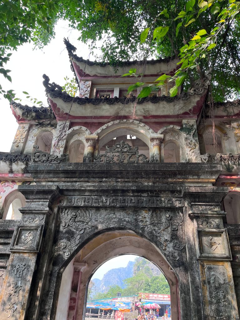 Bich Dong Pagoda… la Cueva Esmeralda