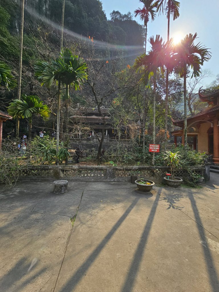 Bich Dong Pagoda… la Cueva Esmeralda