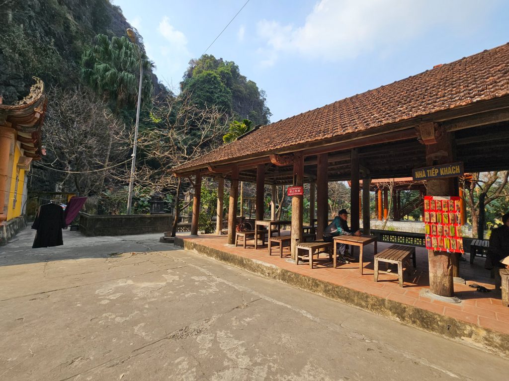 Bich Dong Pagoda… la Cueva Esmeralda