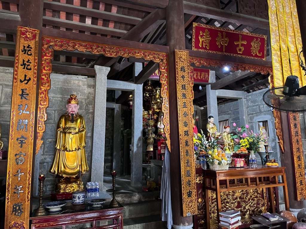 Bich Dong Pagoda… la Cueva Esmeralda