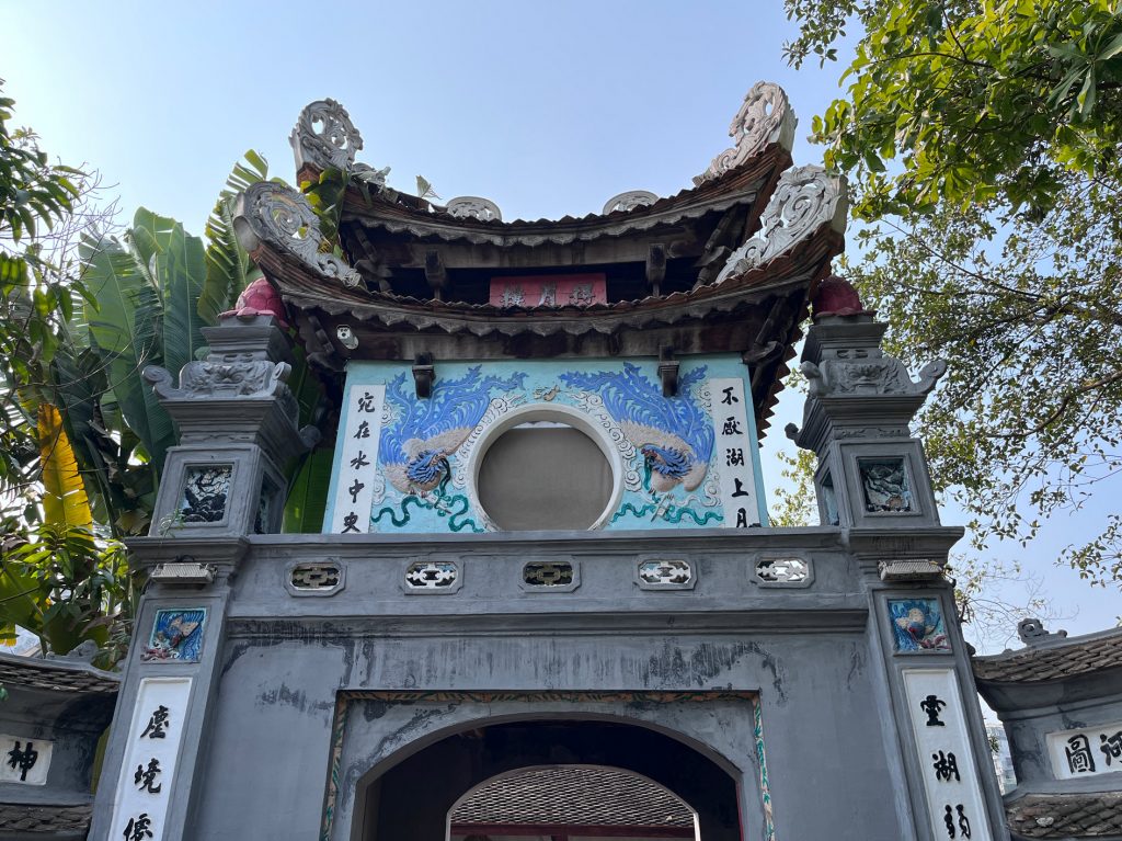 Templo Ngoc Son, el Lago Hoan Kiem y de paso el Templo de la Tortuga… paseo imperdible