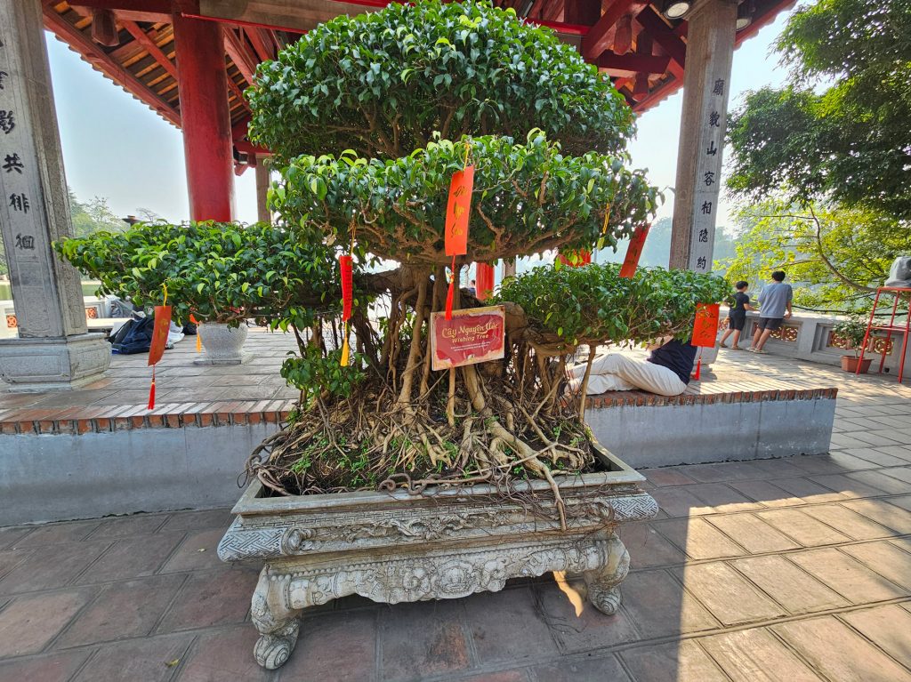 Templo Ngoc Son, el Lago Hoan Kiem y de paso el Templo de la Tortuga… paseo imperdible