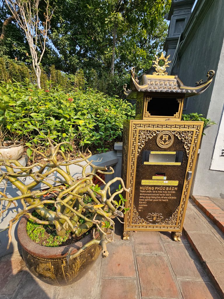 Templo Ngoc Son, el Lago Hoan Kiem y de paso el Templo de la Tortuga… paseo imperdible