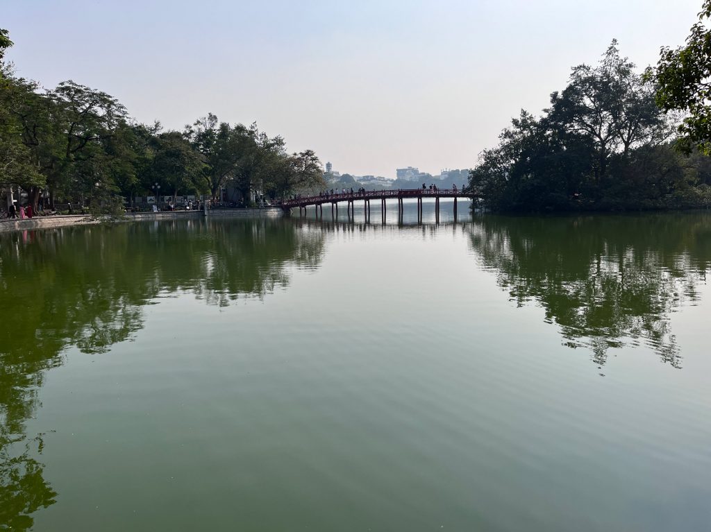 Templo Ngoc Son, el Lago Hoan Kiem y de paso el Templo de la Tortuga… paseo imperdible