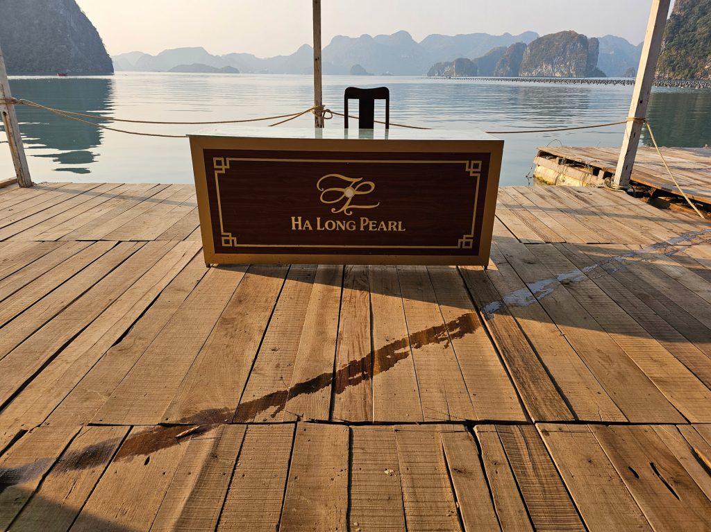 Cultivo de Perlas… granja flotante en Halong