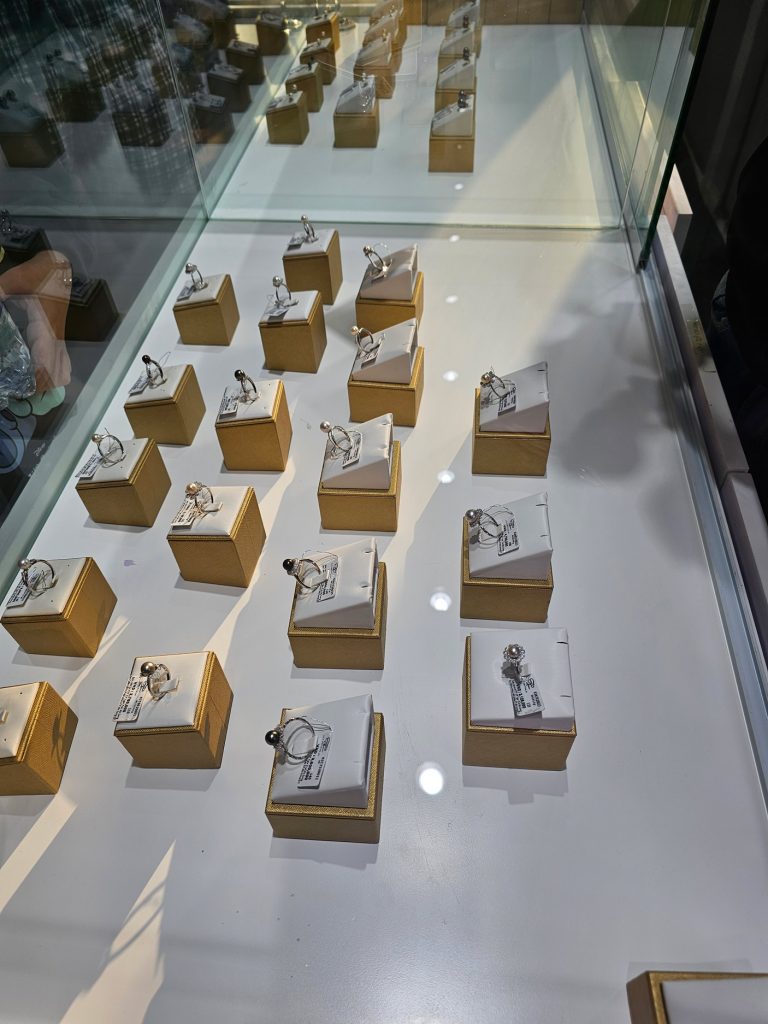 Cultivo de Perlas… granja flotante en Halong