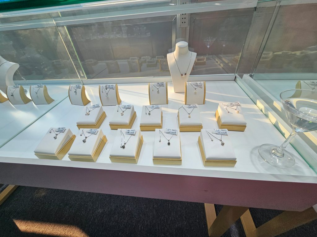 Cultivo de Perlas… granja flotante en Halong