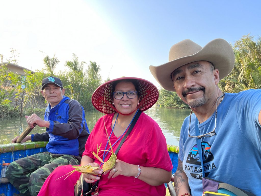 Barcas redondas… paseo por los cocoteros