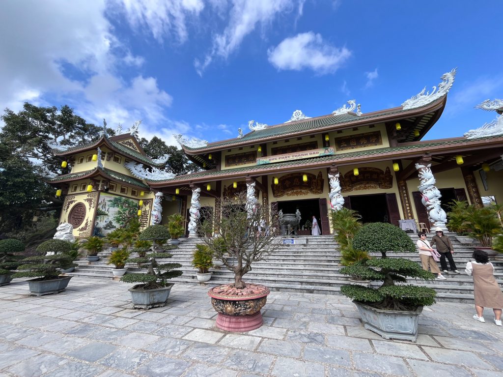 Pagoda de Linh Ung y la Estatua de Lady Budha… belleza y veneración absoluta

