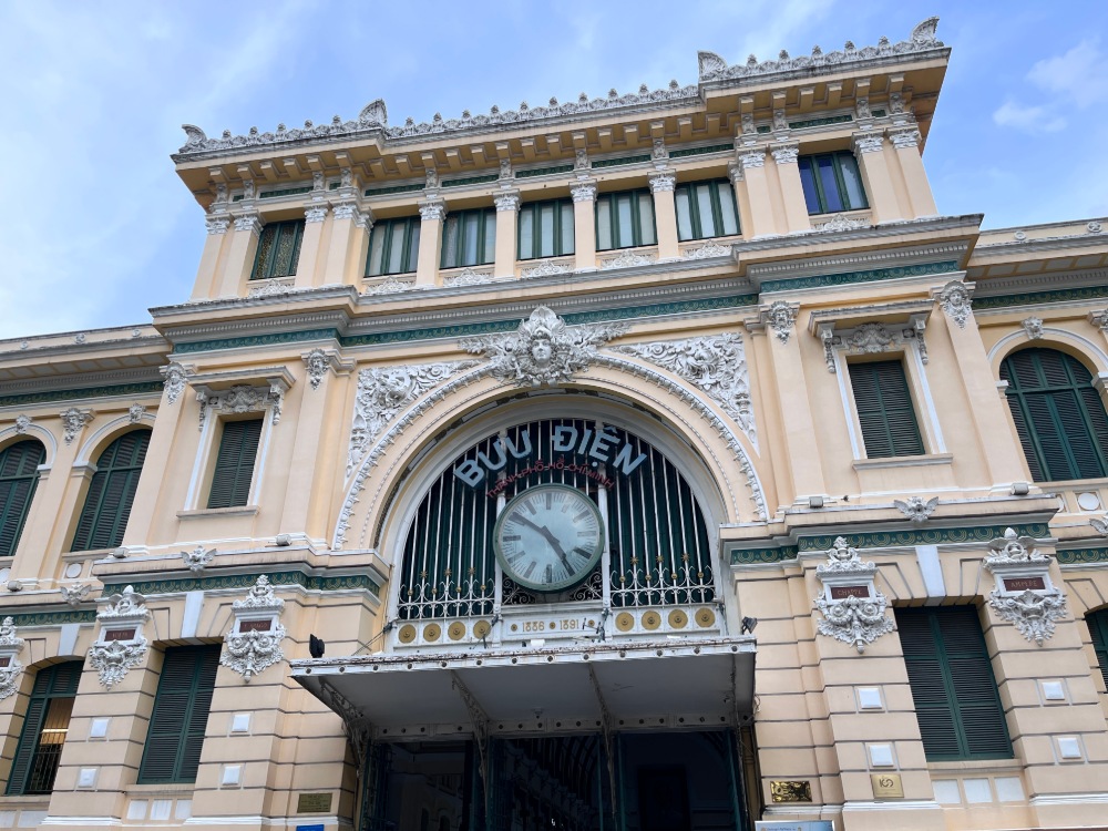 Oficina Central de Correos de Saigón… bella arquitectónica francesa