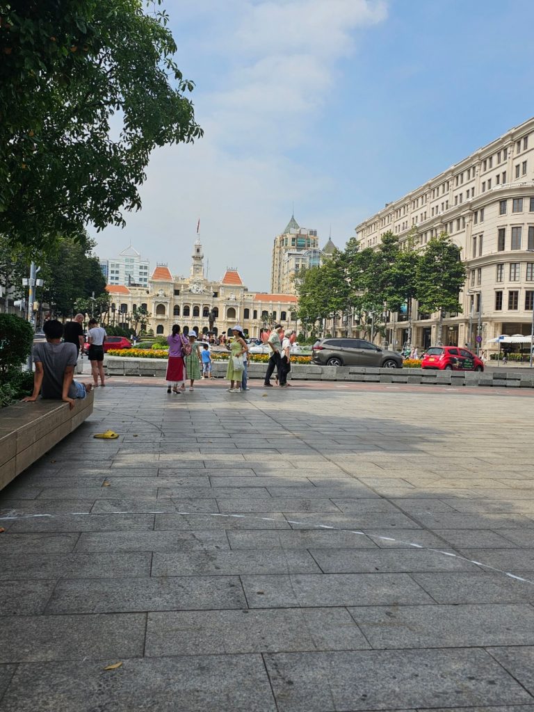 Calle Peatonal Nguyen Hue y el Ayuntamiento de Ho Chi Minh… la primera parada obligatoria
