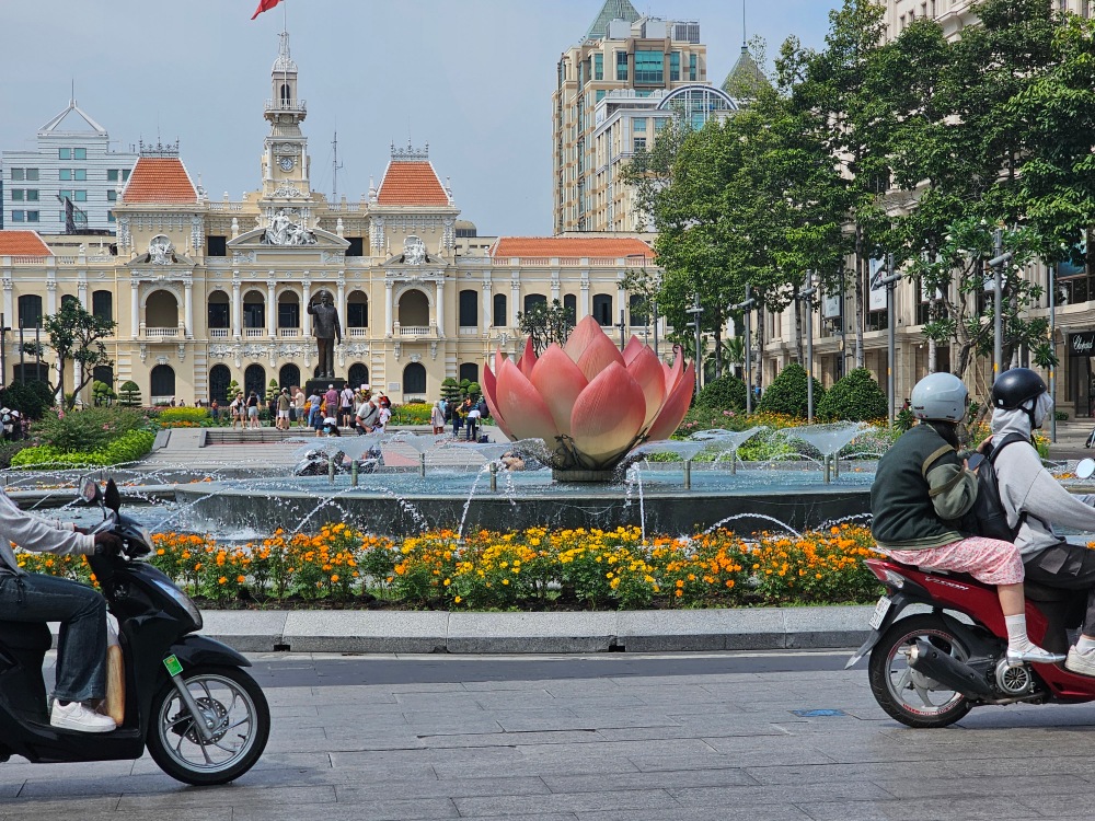 Calle Peatonal Nguyen Hue y el Ayuntamiento de Ho Chi Minh… la primera parada obligatoria
