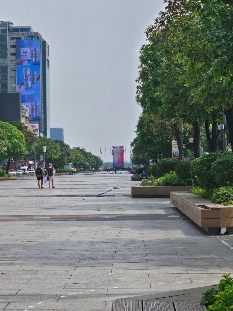 Calle Peatonal Nguyen Hue y el Ayuntamiento de Ho Chi Minh… la primera parada obligatoria
