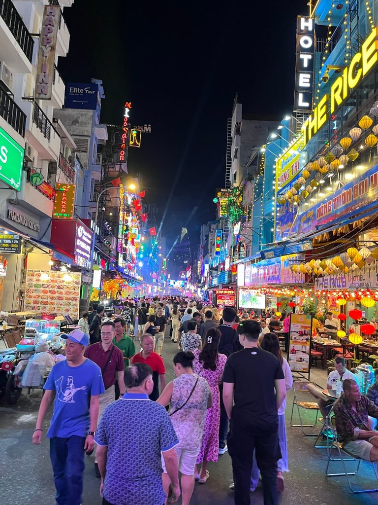 Bui Vien Walking Street… la magia de la noche