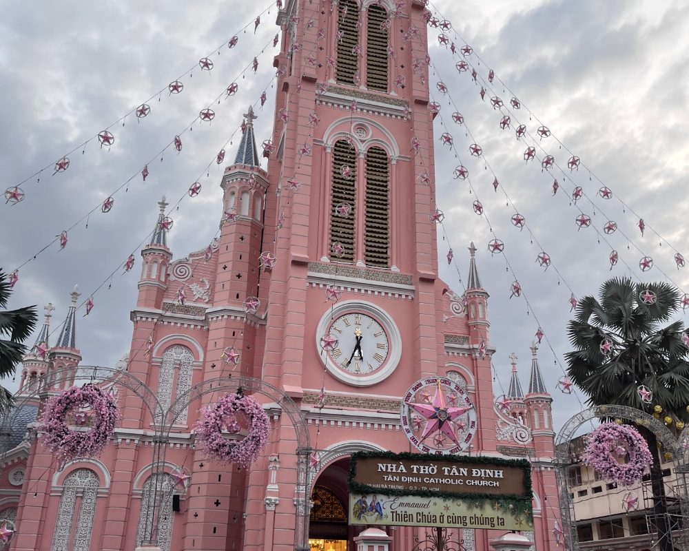 La Iglesia Tan Dinh… la Iglesia Rosa