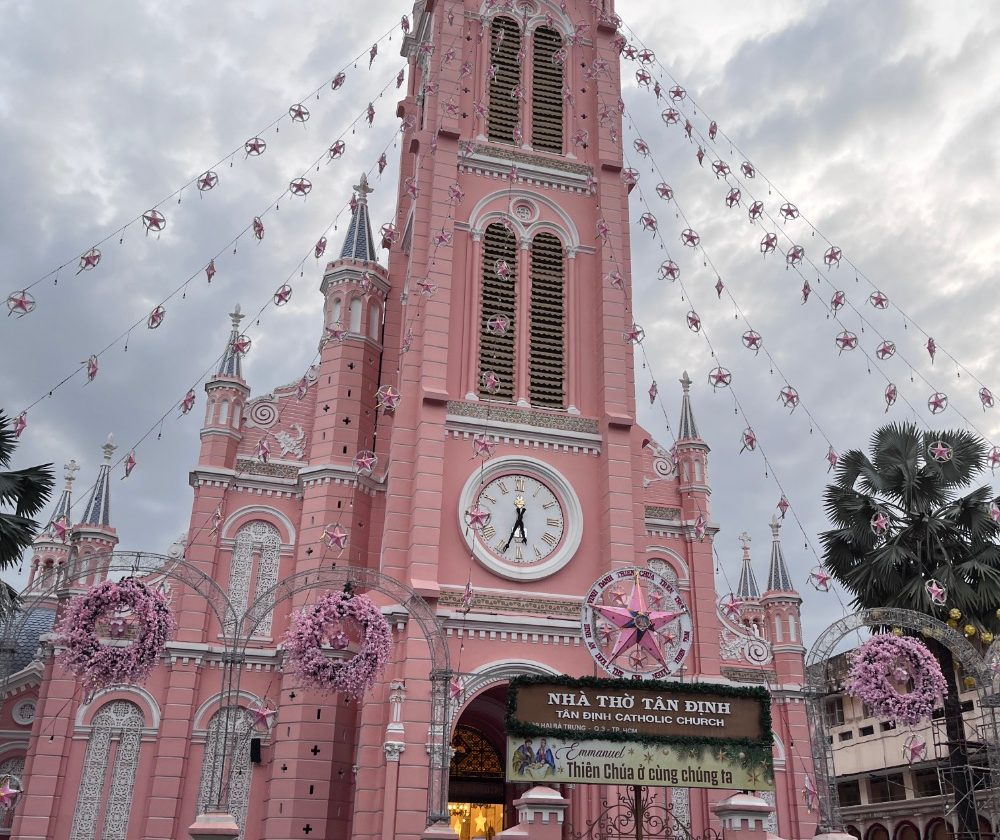 La Iglesia Tan Dinh… la Iglesia Rosa